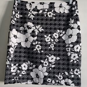 White House Black Market Scuba Printed Pencil Skirt Size 12
